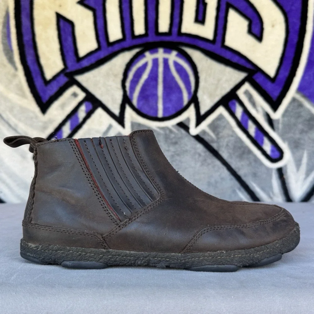 Size 9.5 - Olukai Nanea Brown Boot